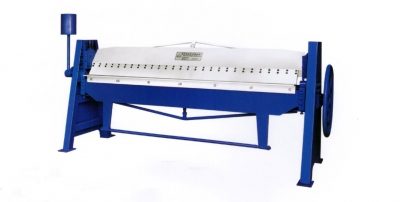 a Manual Folding Machine Length 2500mm，Thickness 1.5mm